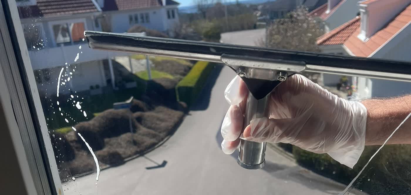 Fönsterputs pris per fönster – så räknar du ut kostnaden